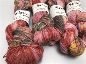 Selma by permin merino / polyamid - hand dyed i pink nuancer